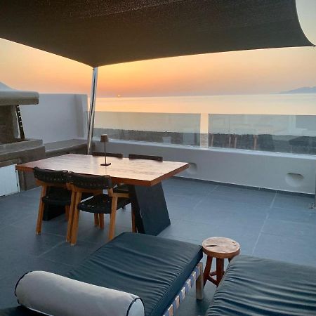 Incognito Beach Villa Santorini Kamari  Bagian luar foto