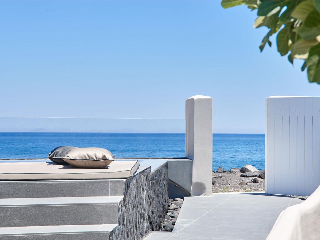 Incognito Beach Villa Santorini Kamari  Bagian luar foto