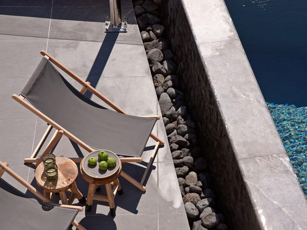 Incognito Beach Villa Santorini Kamari  Bagian luar foto
